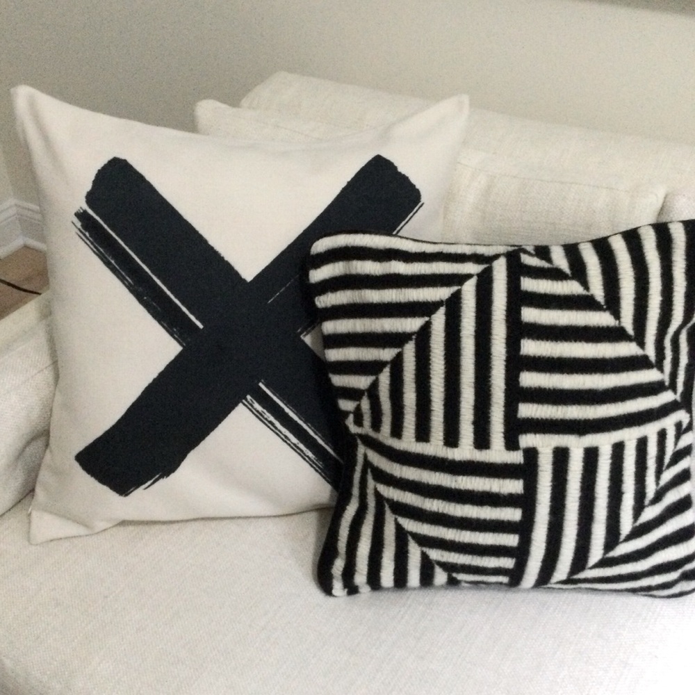 Jonathan Adler BargelloWindmill Throw Pillow FIRM - Picture 9 of 9